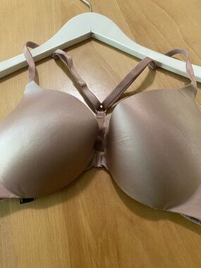 Victoria's Secret 34B Blush T-Shirt Bra front closure